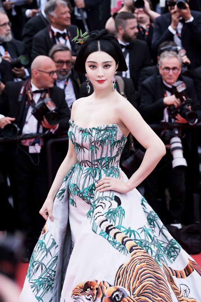 Phạm Băng Băng phá đảo Cannes 2023: Visual tuổi 42 không dễ bị lu mờ