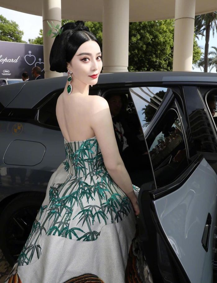 Phạm Băng Băng phá đảo Cannes 2023: Visual tuổi 42 không dễ bị lu mờ