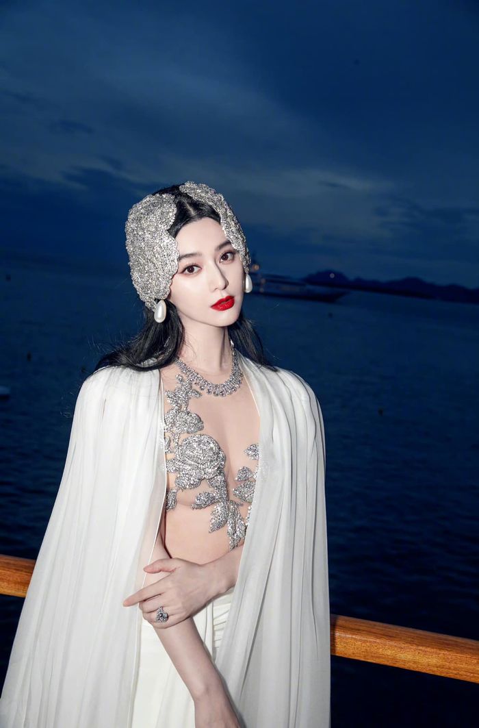 Phạm Băng Băng phá đảo Cannes 2023: Visual tuổi 42 không dễ bị lu mờ