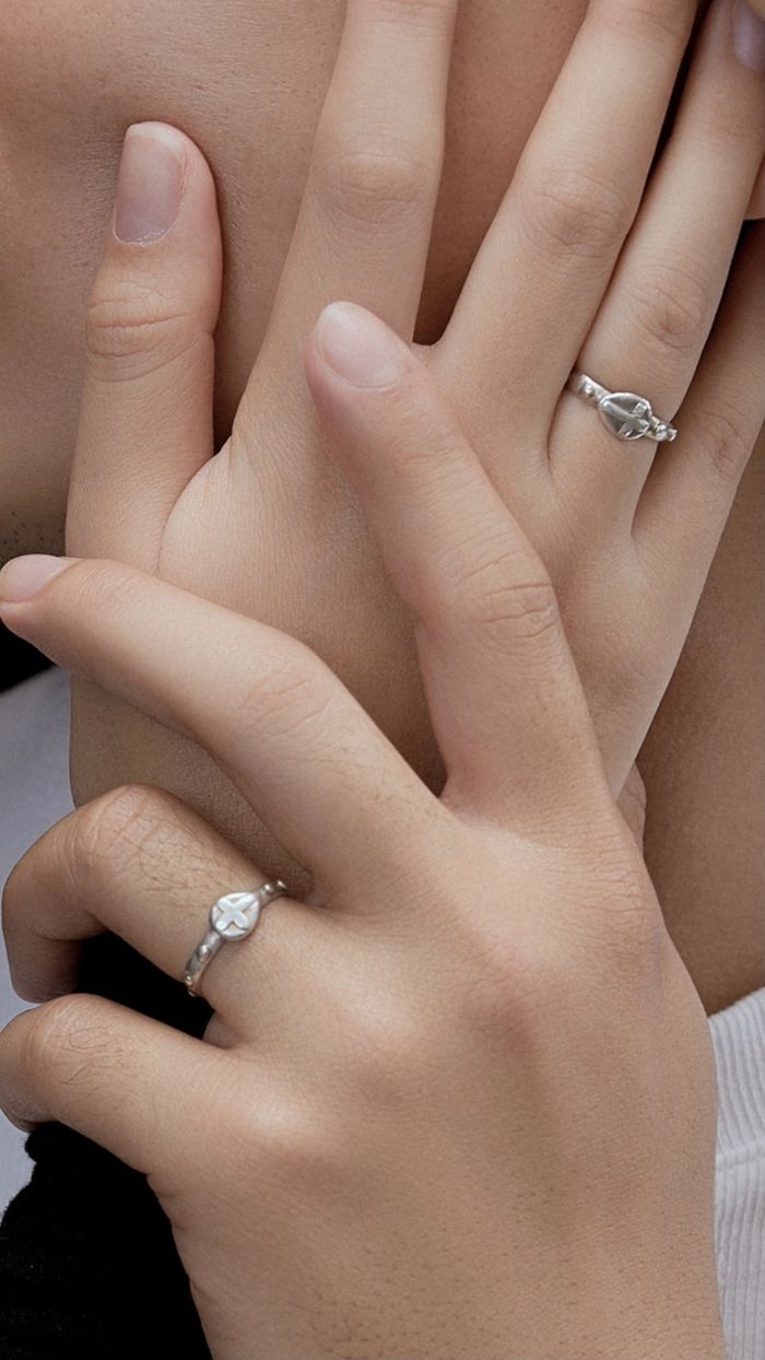 Cặp đôi sở hữu 40.000 m2 đất nhưng chỉ đeo nhẫn cưới 150.000 đồng