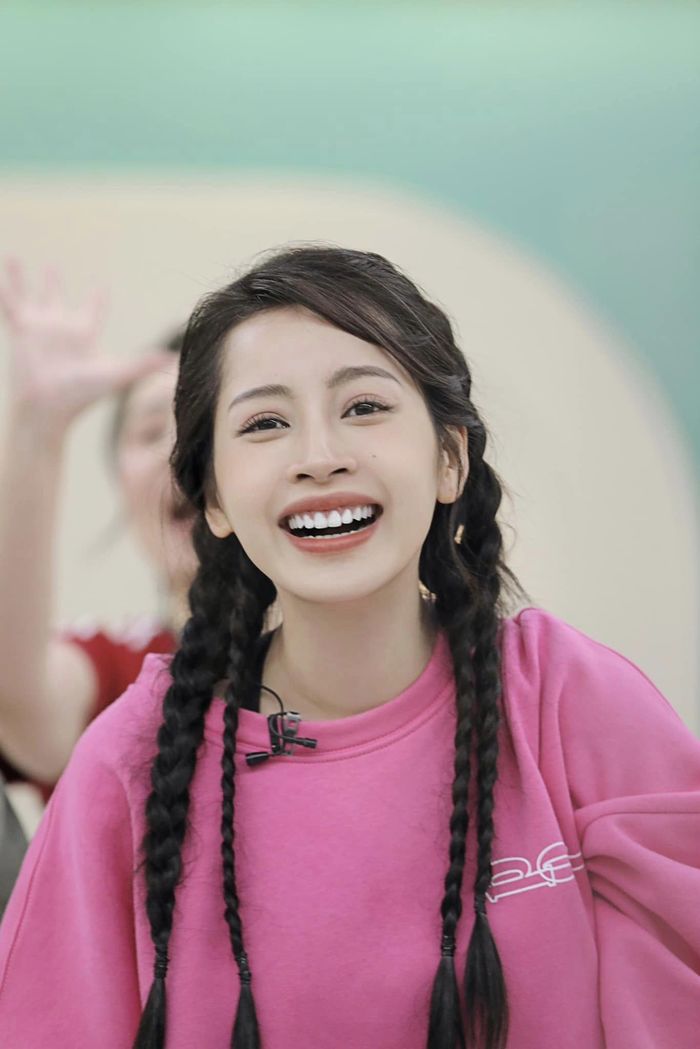 Những kiểu tóc giúp Chi Pu trẻ như thiếu nữ khi tham gia show xứ Trung
