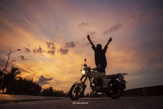 Cô gái một mình cưỡi mô tô phượt xuyên Việt trong vòng 42 ngày