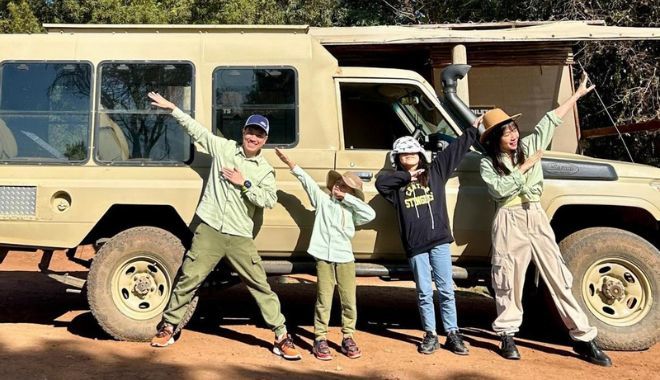 Gia đình Việt chi hơn 200 triệu đồng, lái xe ngắm thú hoang Nam Phi