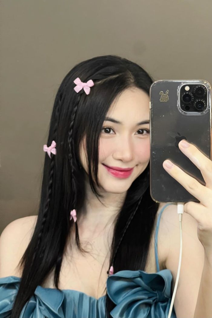 Học Hòa Minzy các kiểu tóc trẻ hóa diện mạo: Nhớ nhấn nhá với ruy băng