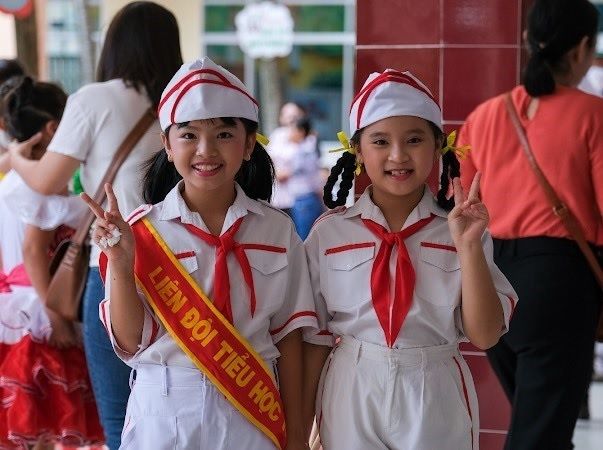 Không khí khai giảng trên cả nước: 23 triệu học sinh vui vẻ đến trường