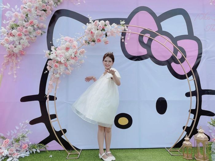 Cô dâu chú rể tổ chức đám cưới theo phong cách hoạt hình nhóc Shin