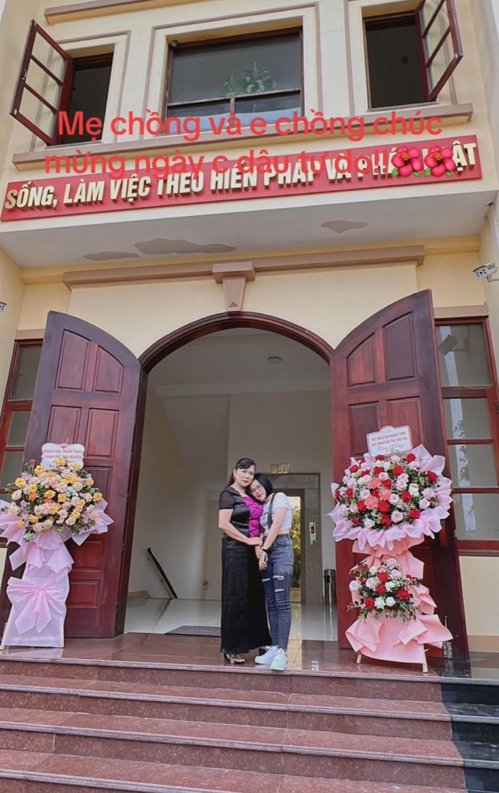 Mẹ chồng tặng hoa ngày con dâu chính thức tự do: Mãi là con gái