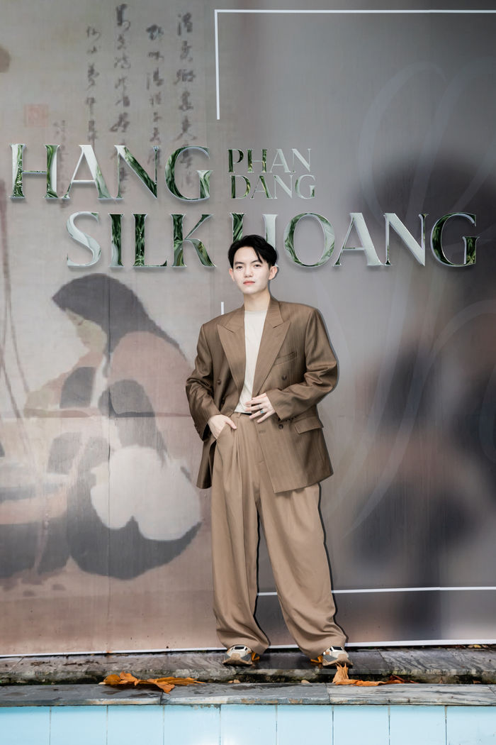 NTK Phan Đăng Hoàng một mình chinh chiến tại Milan Fashion Week 2025