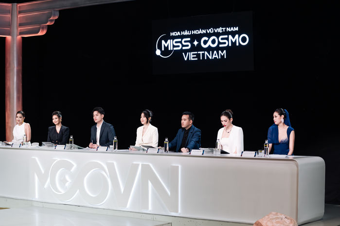 Hoa hậu Khánh Vân hỏi xoáy thí sinh ngay tập 1 Cosmo Camp