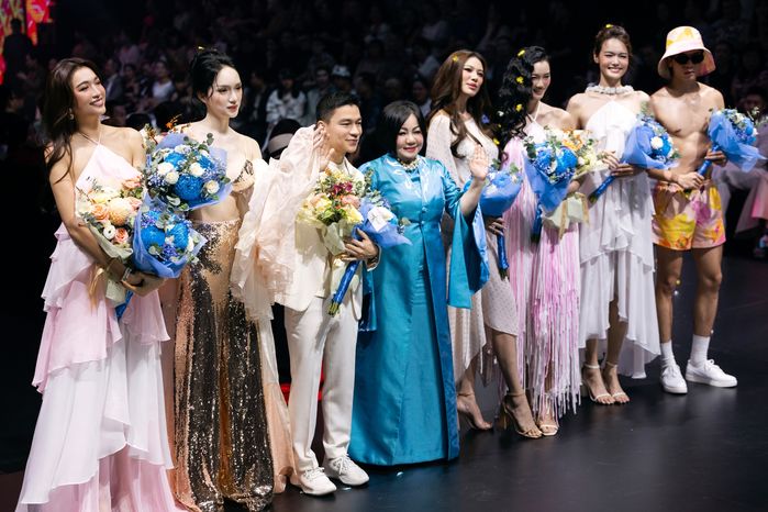 Kim Duyên, Hương Giang “Vivavivu” cùng NTK Adrian Anh Tuấn