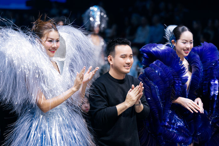 Siêu mẫu Thanh Hằng, Hoa hậu Thanh Thủy làm nàng thơ của Lê Thanh Hòa