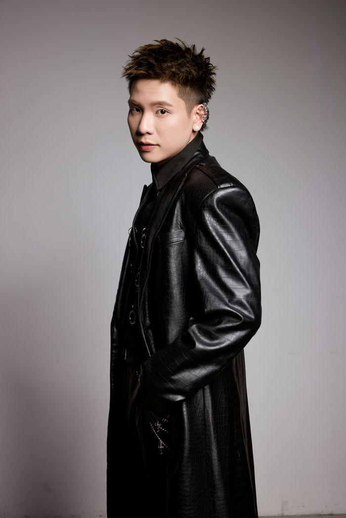 Quân A.P rủ Pháp Kiều hóa boy phố trong dự án Falling with you