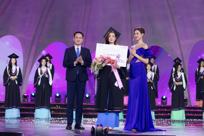 Sinh viên Đại học Y Hà Nội trở thành Hoa khôi Sinh viên Việt Nam
