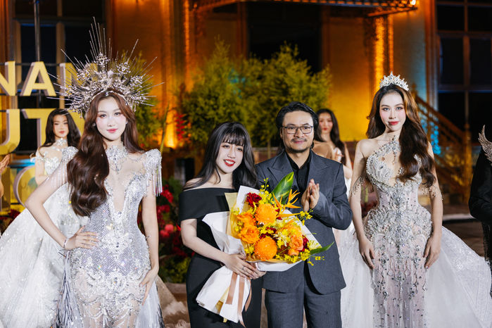 Dàn Hoa hậu mặc áo dài, lan tỏa tự hào ở Vietnam Beauty Fashion Fest