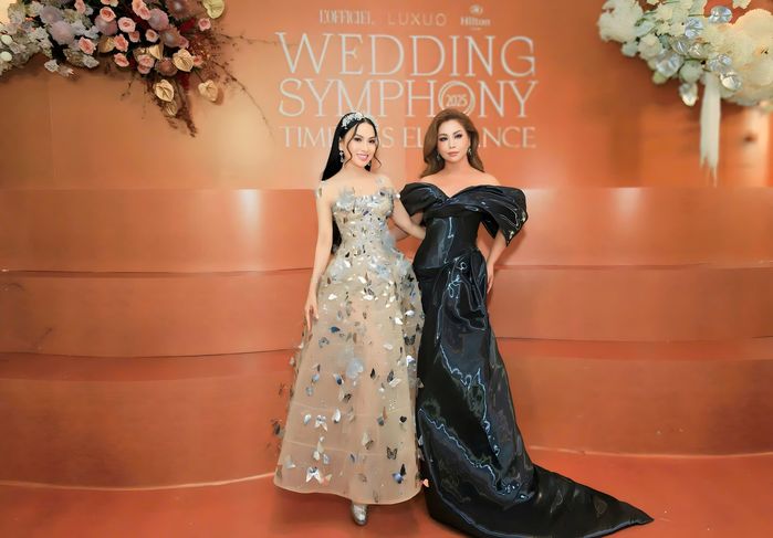 Hà Phương rạng rỡ cùng Minh Tuyết ở fashion show của Chung Thanh Phong