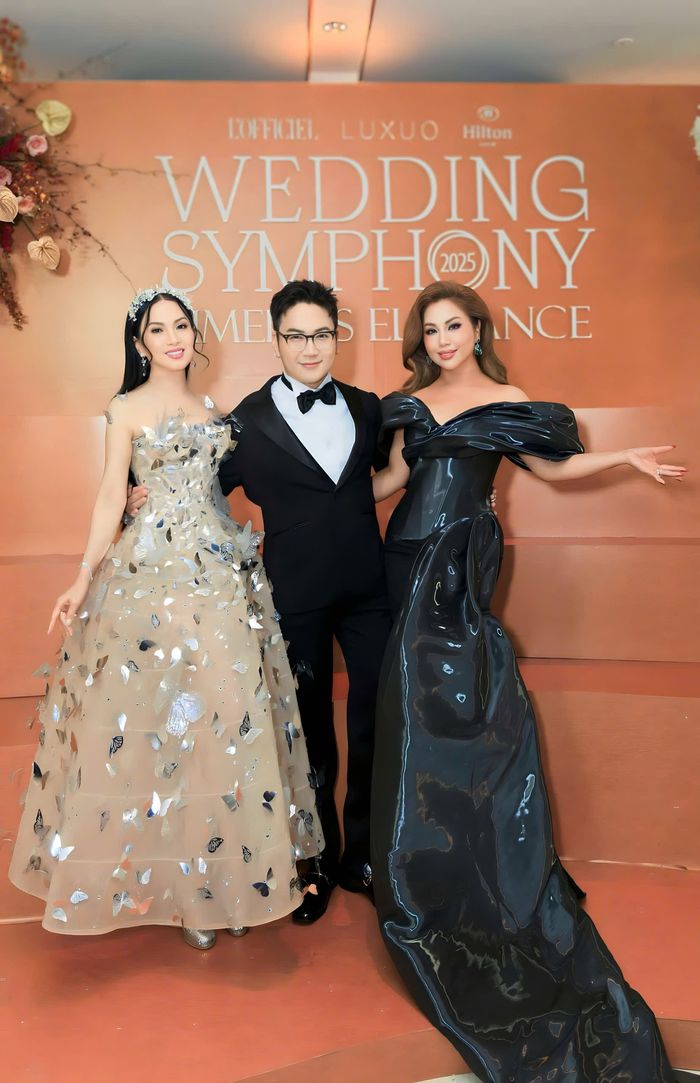 Hà Phương rạng rỡ cùng Minh Tuyết ở fashion show của Chung Thanh Phong