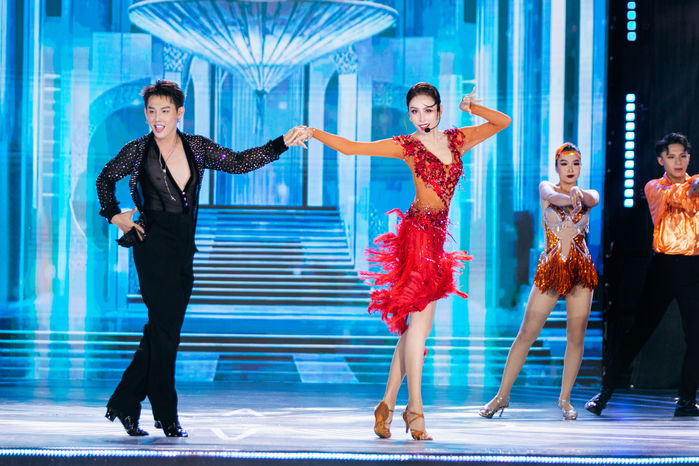Á hậu Ngọc Hằng trình diễn dancesport tại chung kết Miss Grand Vietnam