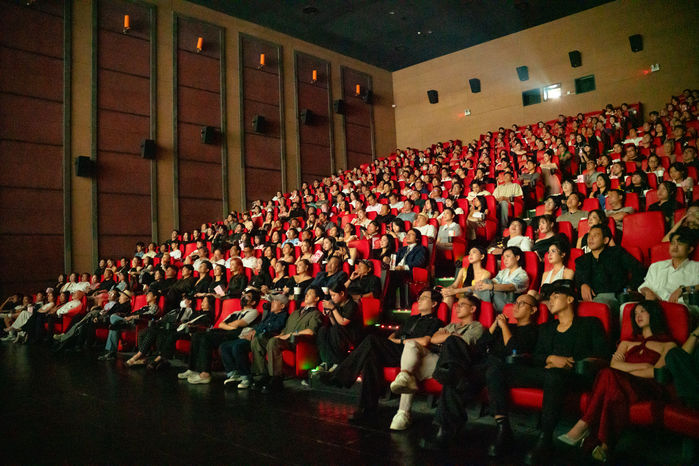 Dàn sao Việt, Thái hội tụ tại thảm đỏ ra mắt phim Chị ngã em nâng