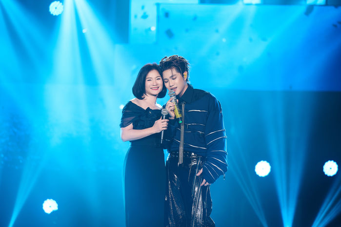 CAPTAIN BOY đưa loạt hit Anh trai “Say Hi” trở lại mini concert