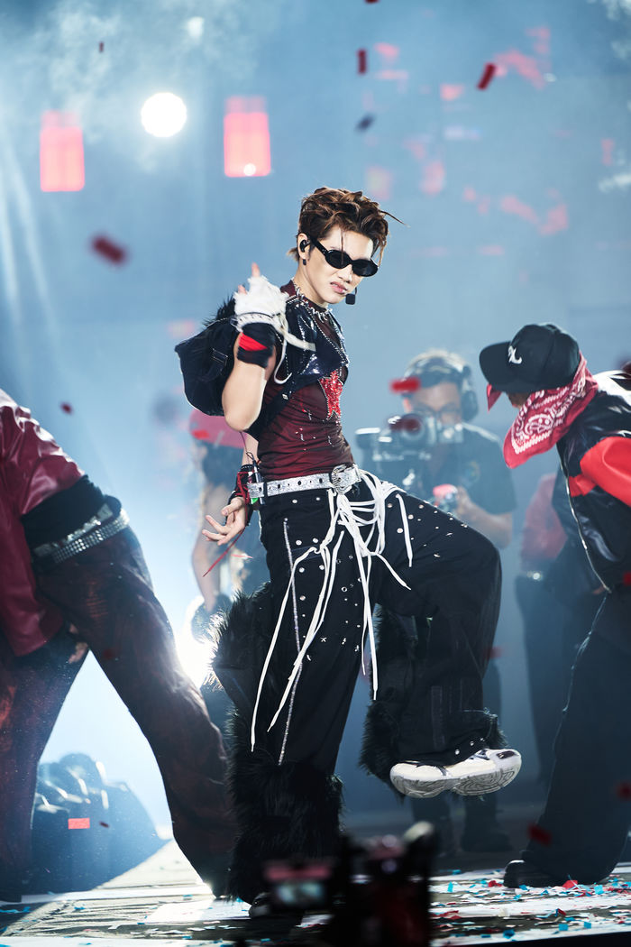 CAPTAIN BOY đưa loạt hit Anh trai “Say Hi” trở lại mini concert