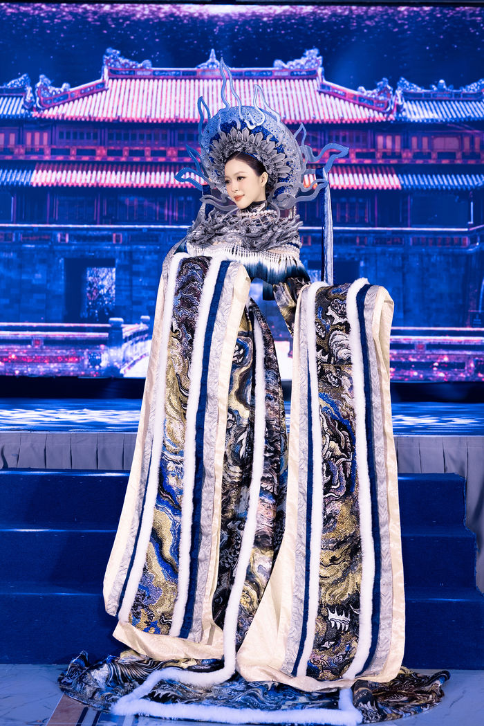 Hoa hậu Kiều Duy tập múa ballet chinh phục ngôi vị Miss International