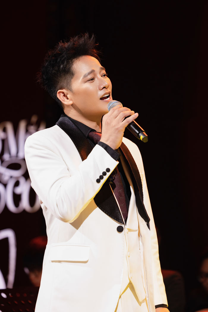 Sau bản hit 100 triệu view, Anh Quân Idol ra mắt MV Trong mắt em có