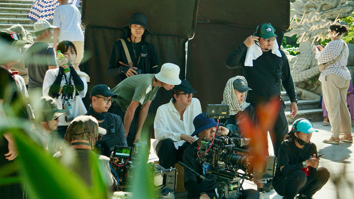 Phim Tết 2026 Nhà mình đi thôi: Khi tình thân hóa phi vụ tiền tỷ