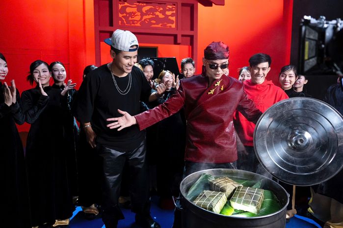 Phan Đinh Tùng ra mắt Happy new year, kể chuyện Tết bằng âm nhạc