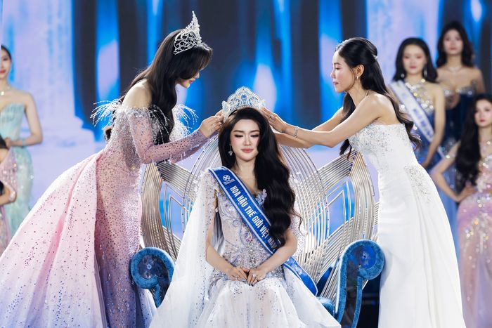 Phan Phương Oanh đăng quang Miss World Vietnam 2025