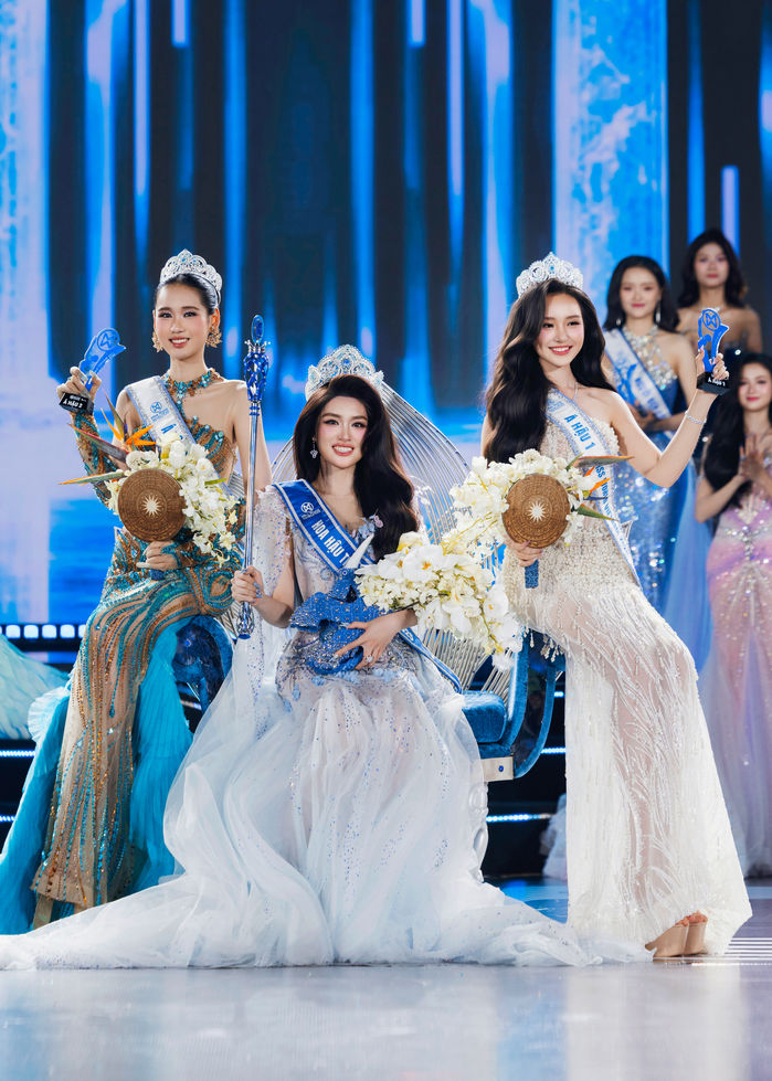 Phan Phương Oanh đăng quang Miss World Vietnam 2025