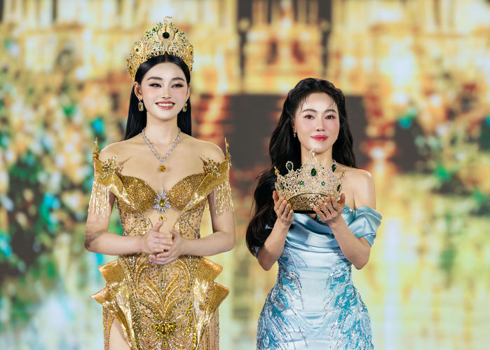 Emoura Phạm đăng quang Miss Grand Vietnam 2026