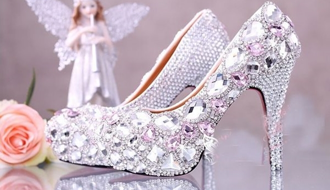 Giày cưới công chúa xinh xắn cho cô dâu