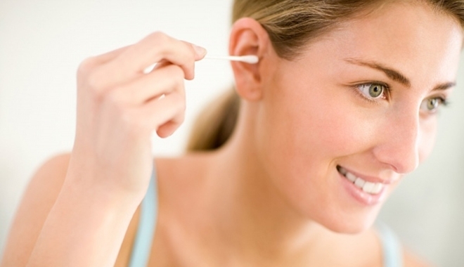 Những lý do bạn không nên ngoáy tai thường xuyên
