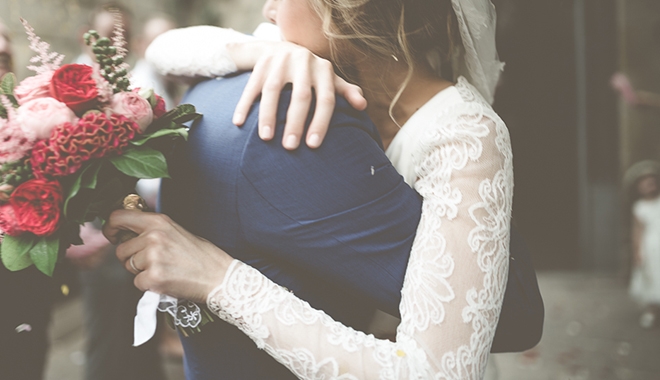 28 lí do để bạn luôn tự hào về người bạn đời của mình