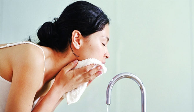 Bật mí 6 bước rửa mặt giúp ngừa nếp nhăn
