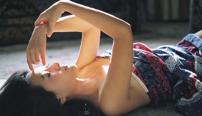"Hãy cho em một đứa con, em hứa sẽ không nói ra cha nó là ai..."