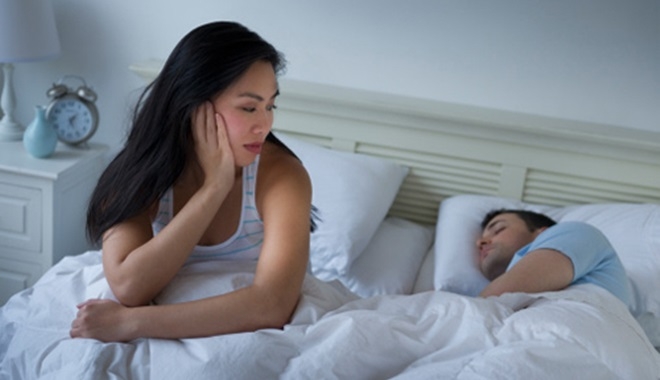 Vợ cặp bồ vì không thể "ngủ chay"
