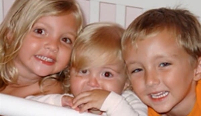 Sự "tái sinh" kì diệu của 3 đứa trẻ qua đời vì tai nạn giao thông