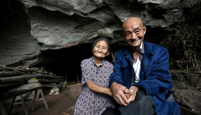 Gặp gỡ cặp vợ chồng sống hơn nửa thế kỷ trong hang
