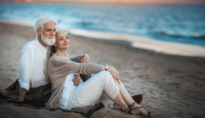 "Tan chảy" với bộ ảnh "Tình yêu vượt thời gian" của cặp vợ chồng già hạnh phúc 