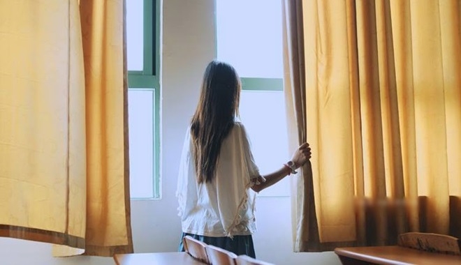 Nếu không có người thứ ba thì có lẽ anh sẽ yêu tôi đậm sâu hơn chứ?