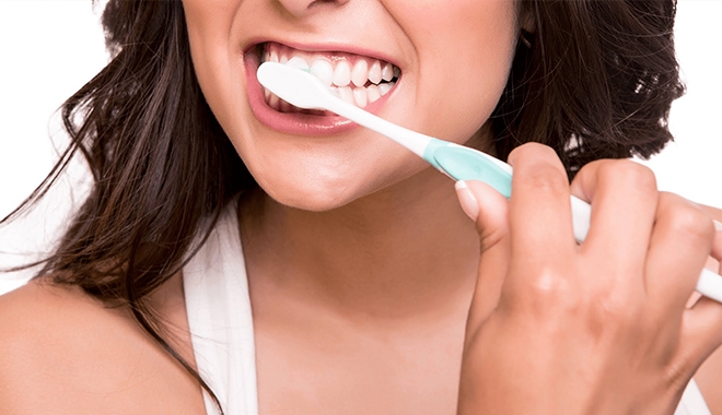 Lười đánh răng hằng ngày không chỉ gây sâu răng mà còn tăng nguy cơ ung thư
