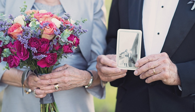 5 bí quyết làm nên một cuộc hôn nhân vàng từ những người kết hôn trên 50 năm