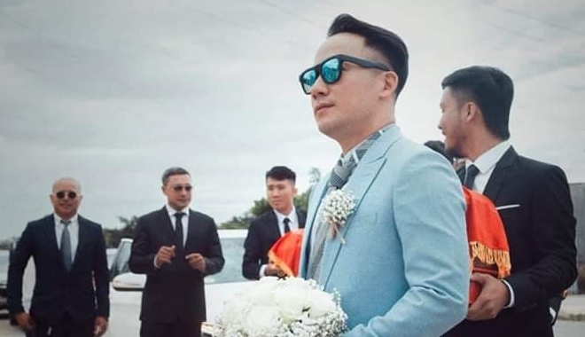 Hé lộ những hình ảnh cực hiếm trong hôn lễ rapper Tiến Đạt và bà xã xinh đẹp làm ngành truyền thông