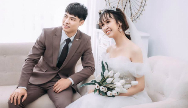 Chăm bình luận dạo cô gái thoát kiếp FA, lấy được chồng đẹp trai lại hết mực yêu chiều