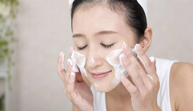 5 cách rửa mặt sai quá sai gây hại cho da, số 2 nhiều người mắc nhất