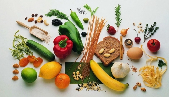 Tiết kiệm đáng kể cùng mẹo dự trữ thực phẩm trong tủ lạnh của cô nàng tối giản