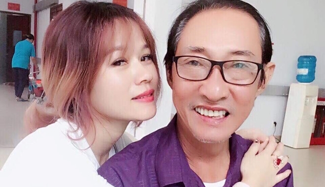 Ấm lòng tình phụ tử giữa nghệ sĩ Lê Bình và con gái 20 tuổi qua lời kể của các đồng nghiệp