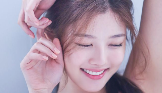 Những sản phẩm bạn gái cần có để bảo vệ làn da mịn đẹp suốt ngày hè nắng nóng