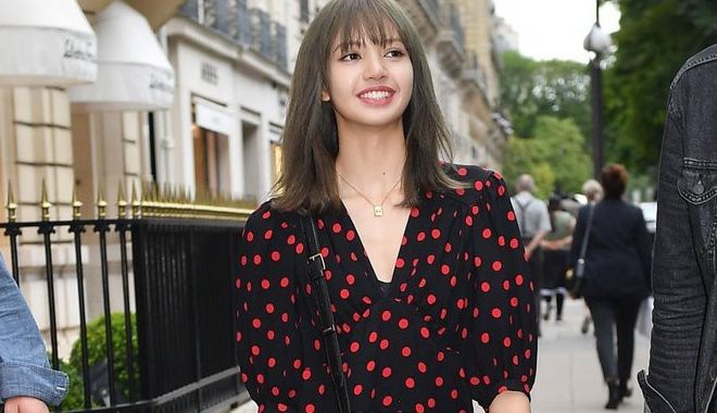 Lisa và những lần khiến cánh săn ảnh náo loạn vì xinh như búp bê sống, khí chất miễn chê